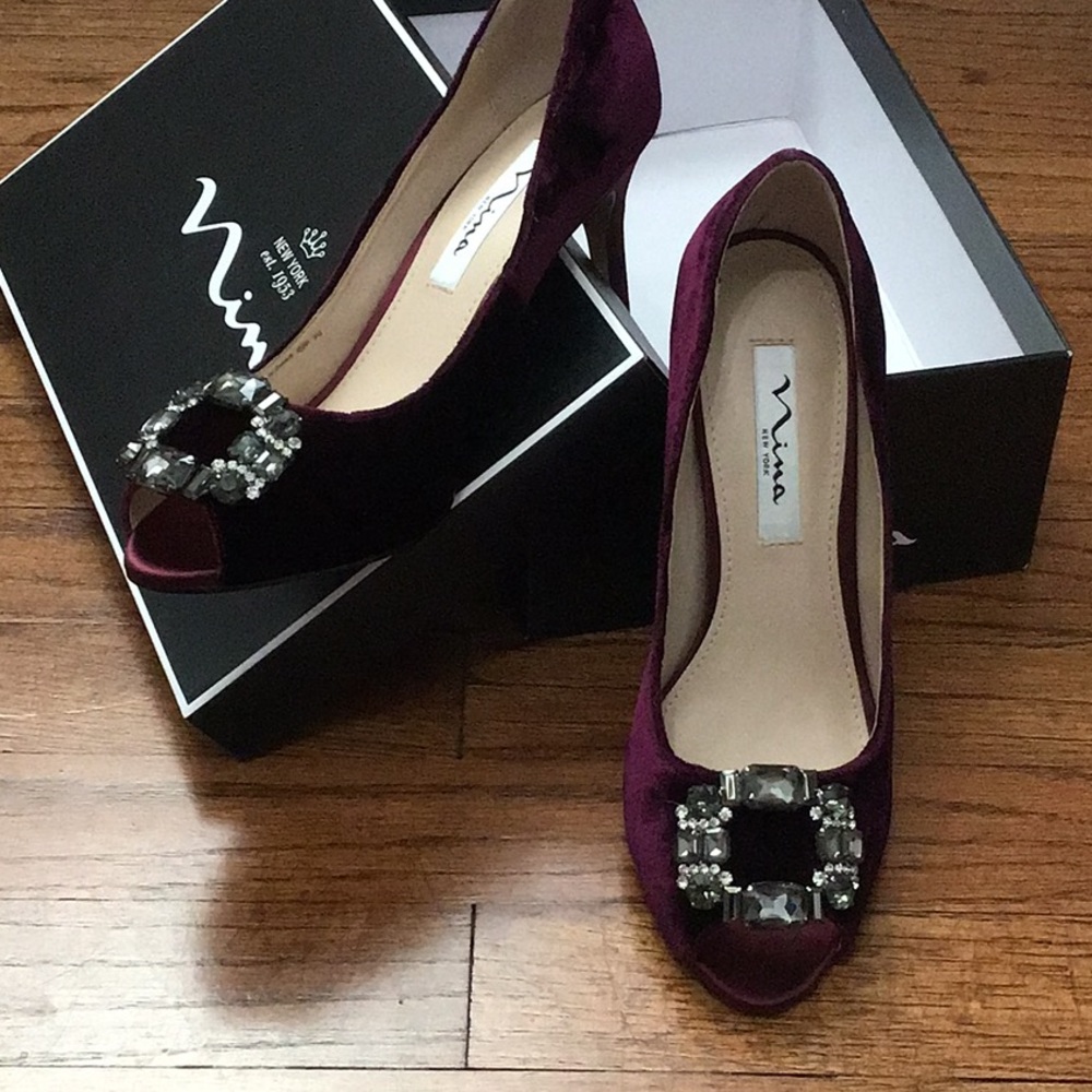 Velvet peep toes